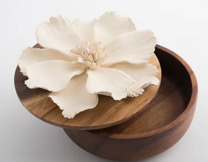 Magnolia Box w/ Porcelain Flower - Cream Large