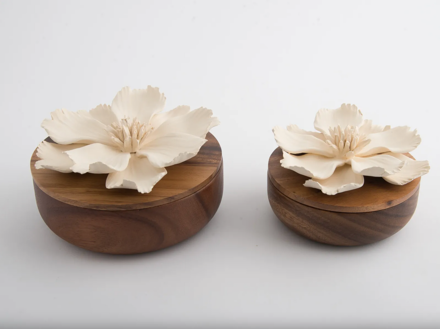 Magnolia Box w/ Porcelain Flower - Cream Large