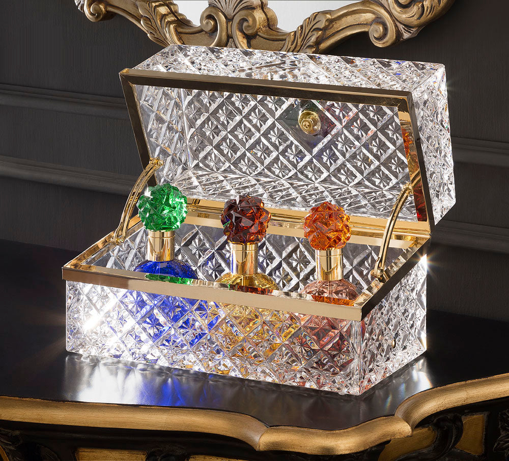 Shangri-La coffer with 3 perfume bottles