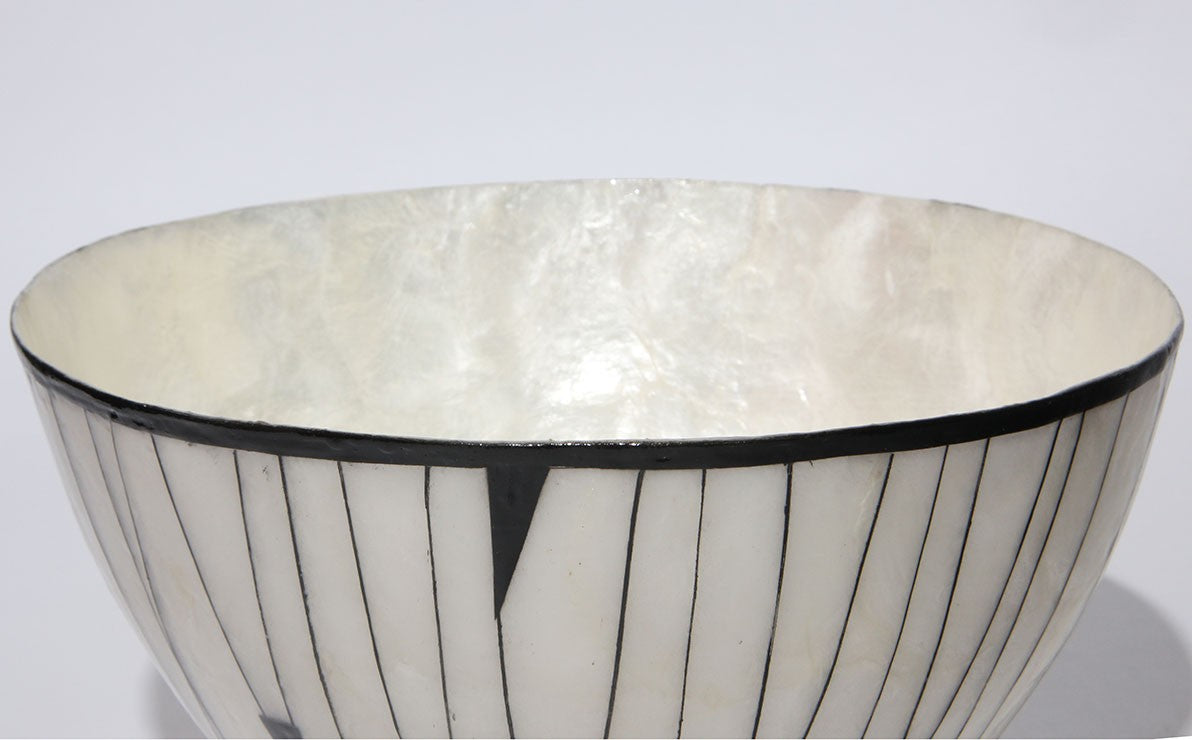 Graphic White and Black Mother-of-Pearl  salad bowls - Large