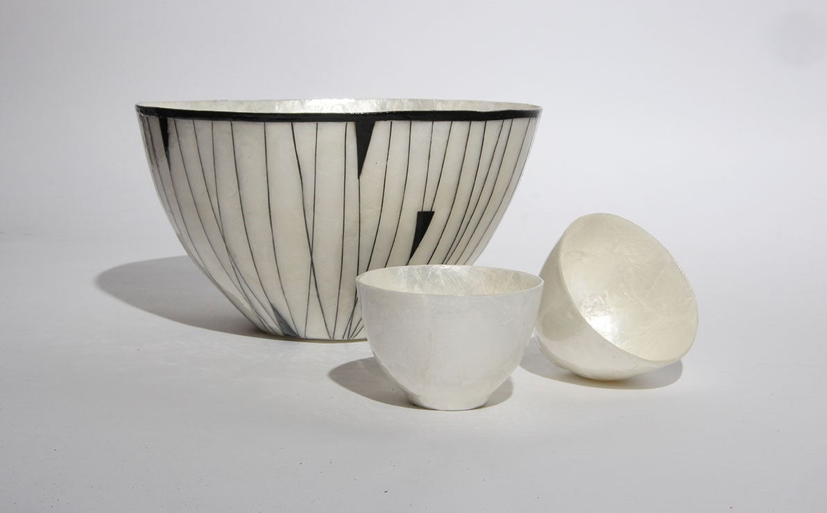 Graphic White and Black Mother-of-Pearl  salad bowls - Medium