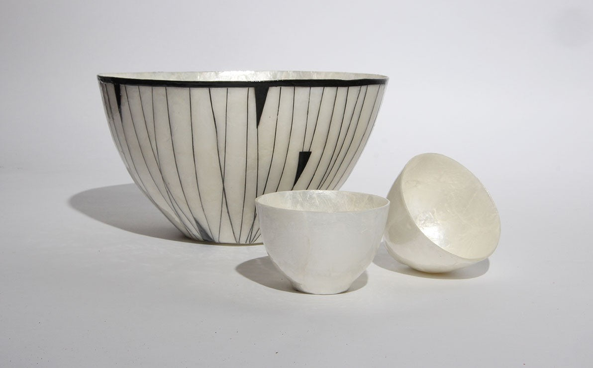 Graphic White and Black Mother-of-Pearl  salad bowls - Large